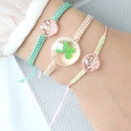 Sieraden maken: Macramé armband van bedel met gedroogde bloemetjes ♡ DIY 