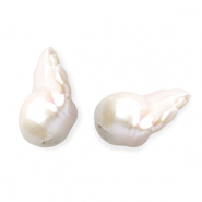 TQ Zoetwaterparels irregular drop Natural white