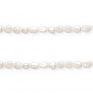Imperfecte zoetwaterparels nugget ovaal 10x9mm Natural white