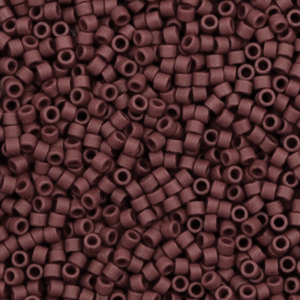 Miyuki kralen delica's 11/0 Opaque matte currant brown DB-1584