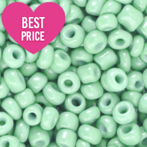 Glaskralen Rocailles 6/0 (4mm) Spring bud green