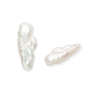 Imperfecte zoetwaterparels irregular high luster Natural white