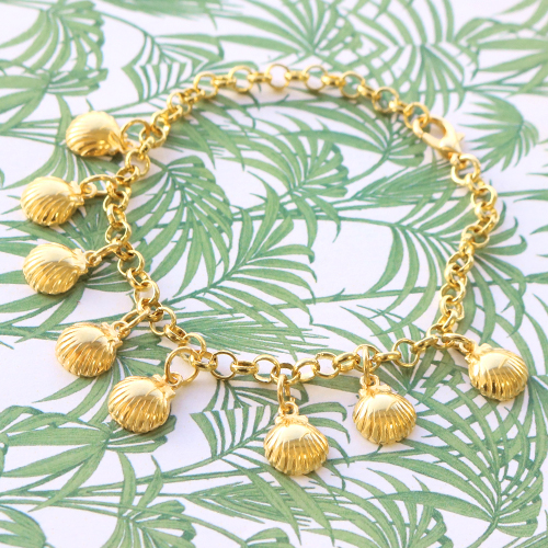 Een zomers setje met gouden DQ metalen kralen en bedels! 