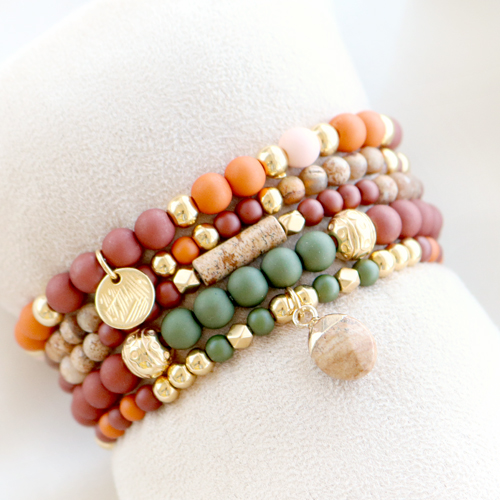 Maak eenvoudig zelf deze leuke sieraden met acryl kralen: