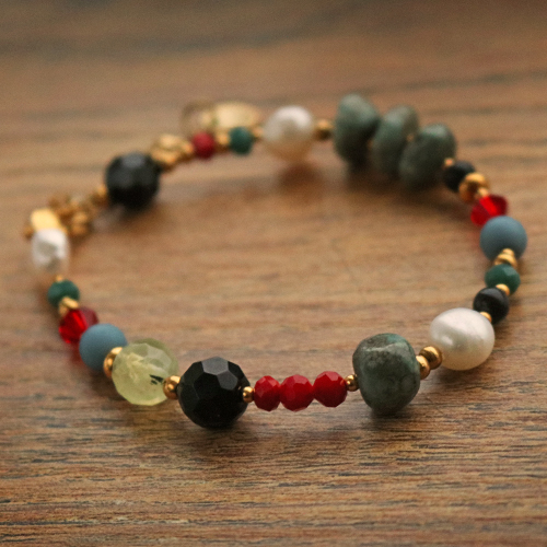 Zo combineer je meerdere soorten kralen in sieraden: 