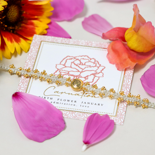 Cre&euml;er persoonlijke armbanden met Birth Flower kralen