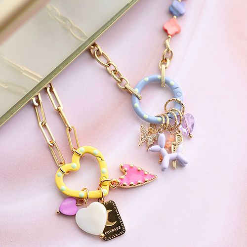 Zo cre&euml;er je vrolijke kettingen, armbanden en tas- of sleutelhangers