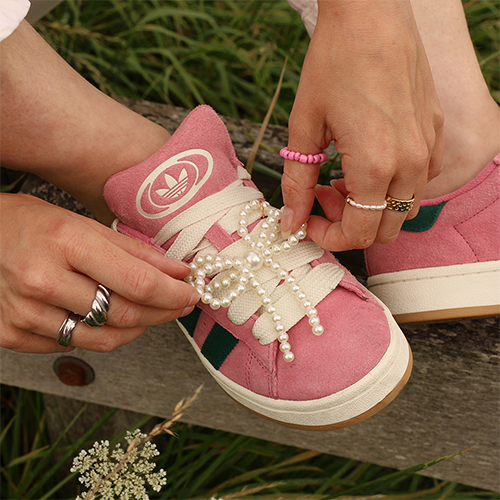 Cre&euml;er unieke looks met onze veelzijdige parelstrikjes