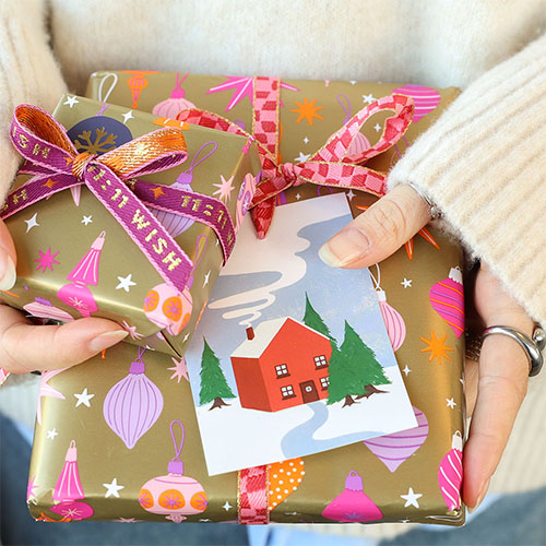 Mix & match: cre&euml;er jouw eigen feestlook met pins en broches