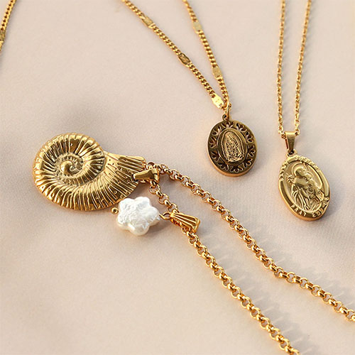 Ontwerp statement kettingen met rvs bedels en hangers