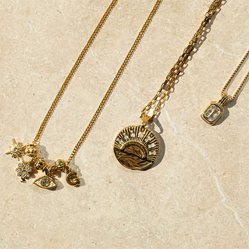 Minimalistische sieraden met rvs bedels met strass 