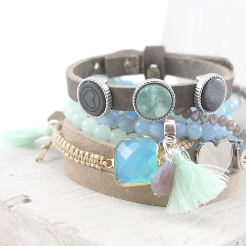 Prachtige turquoise tinten in deze set met Cuoio Leer en platte cabochons van Polaris