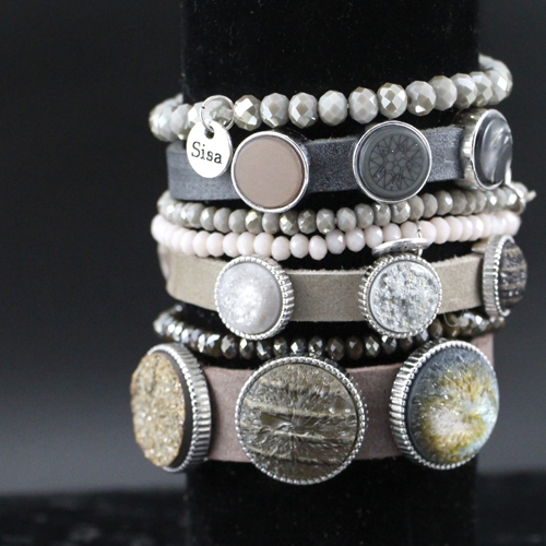 Deze prachtige sieraad setjes van Cuoio armbanden en Sisa facet armbandjes zijn helemaal hot & happening!
