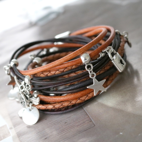 Werk met laagjes zoals in deze inspiratie met verschillende soorten leer DQ rond en gevlochten.