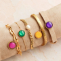 Armbanden en bijpassende oorbellen met cabochons