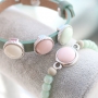 Een schitterende sieraden setje gemaakt met trendy cabochons van Polaris Elements in lichte tinten voor een zachte look
