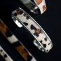 Fashionable armbanden gemaakt met nature leer met dierenprint!