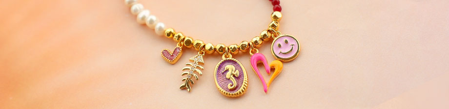 Brand new! Vrolijke DQ metaal bedels met enamel en kralen