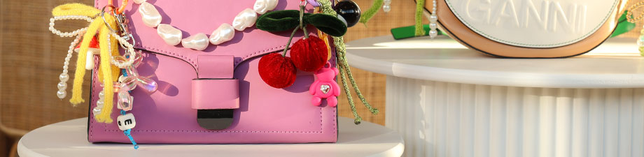 NEW IN! Statement hangers