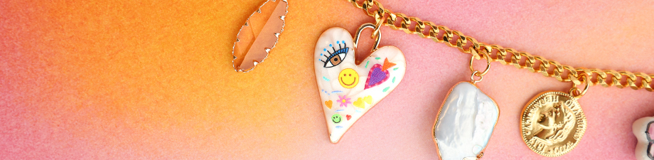 Just in! Nieuwe serie metalen bedels met enamel Just in! Nieuwe serie metalen bedels met enamel